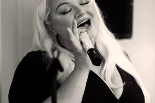Charlotte Peck - Wedding Singer - 6