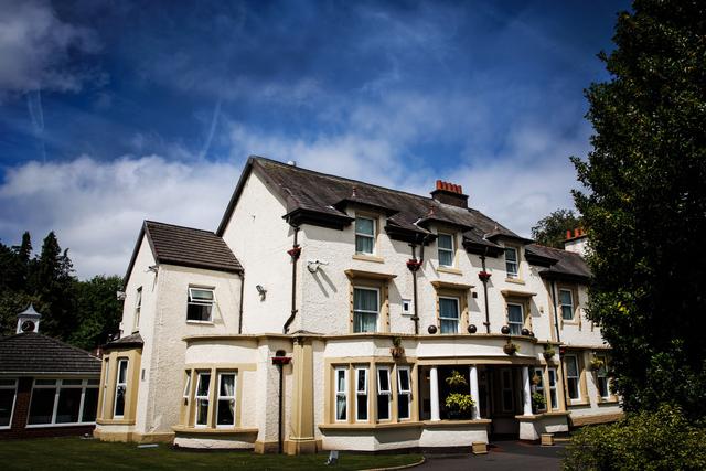 Briars Hall Hotel - 1