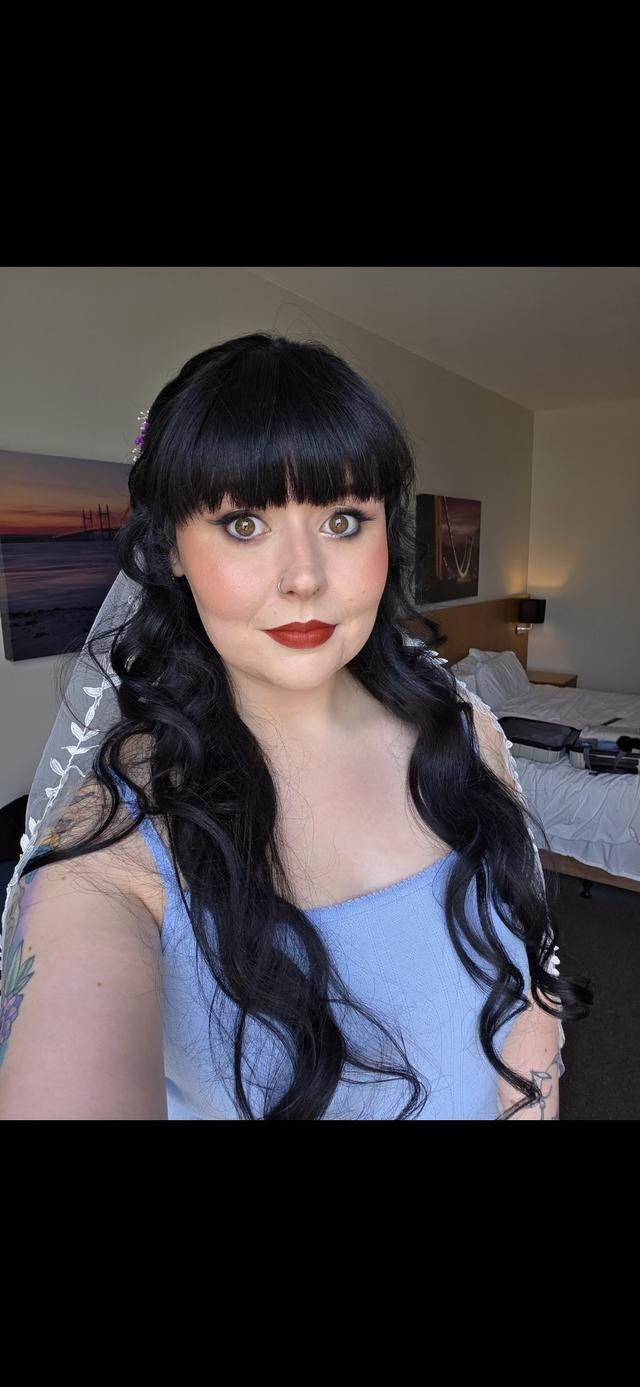 Elena Lowe Makeup and Hair Artist - 1