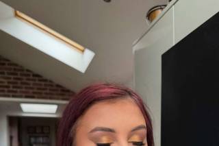 Ellie Watkinson Makeup Artist - 1