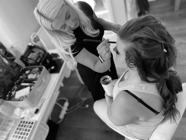 Daisy Pinfold Makeup - 4