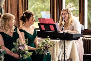 Hannah Grace Wedding Singer - 5