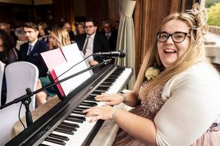 Hannah Grace Wedding Singer - 7