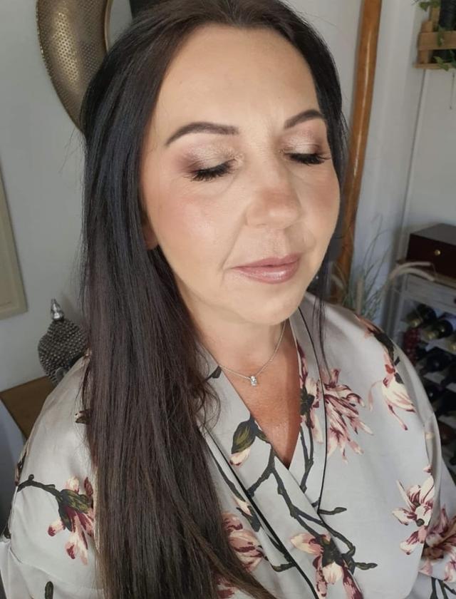 Mrs Makeup - 3
