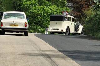 Buttonholes & Bouquets Wedding Cars - 2