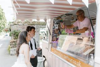 Polly's Vintage Ice Cream Parlour - 4