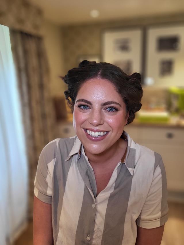 Laura Cartwright Cruelty Free & Vegan Hair & Makeup Artist - 2