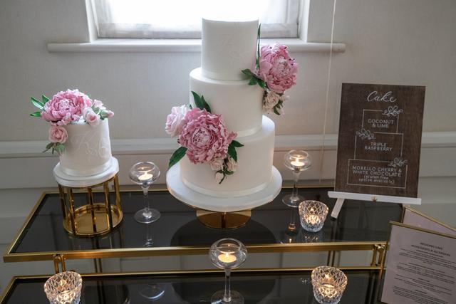 Wedding Cakes by Lisa Broughton - 4