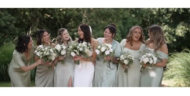 Louises Flower Boutique - 1