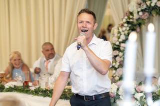 Singing Surprise - Singing Waiters and more! - 6