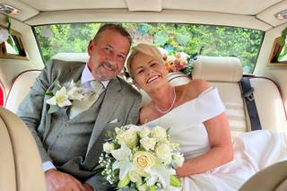 LadyR Wedding And Chauffeur Hire - 9