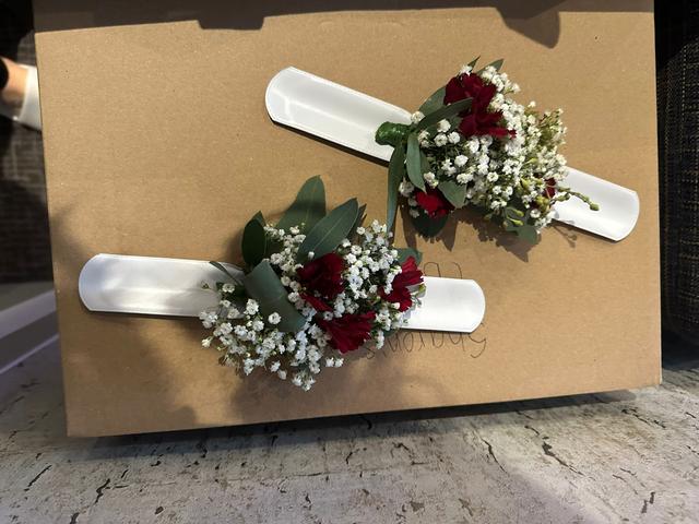 Zsa Zsa Designer Florist - 1