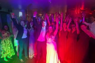 Hard to Handle wedding band + DJ - 5