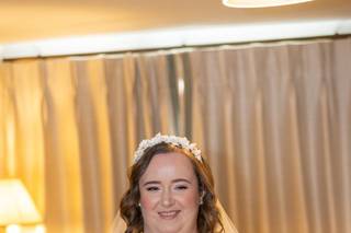 Anniedluxe Hair & Makeup Artist - 9