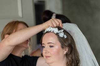 Anniedluxe Hair & Makeup Artist - 10