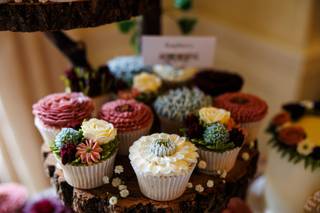 Donna's Floral Cakery - 6