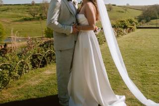 The Kingscote Barn - 11