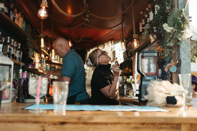 Rum-n-Gin Bar - 3