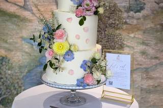 Helen's Cakery - 8