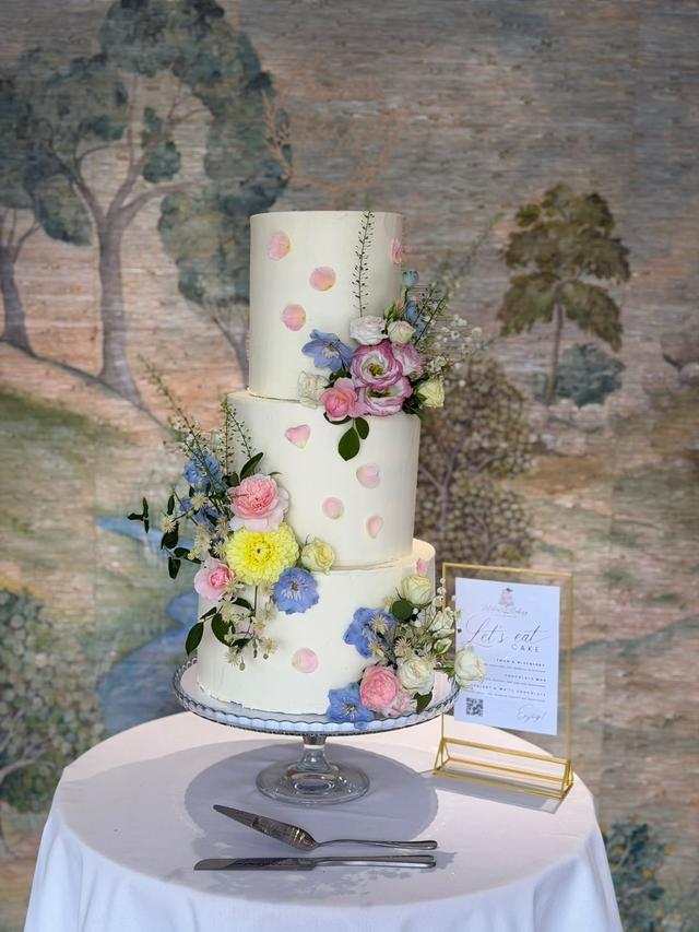 Helen's Cakery - 4