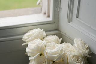 Vert and Vase Floral - 1