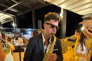 Michael Walls - DJ & Saxophone - 10