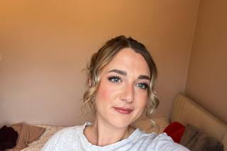 Gemma Kelly Hair and Makeup Artist - 8
