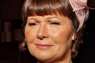 Mrs Brow Magician - 18