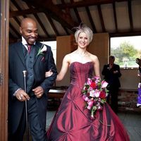 Re: OMs - flash me you holding your bouquet please!