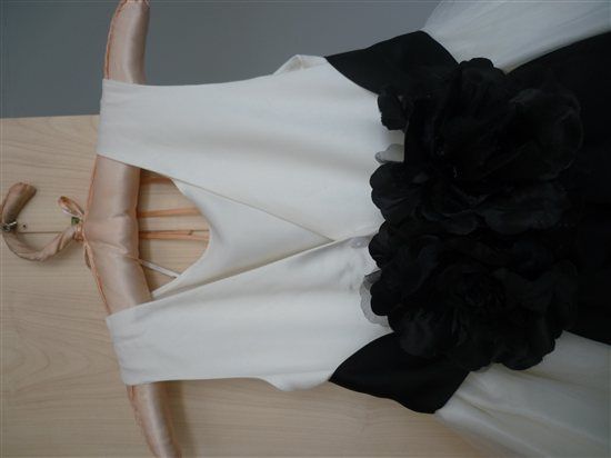 *****Please Look*****Beautiful Ivory Flower Girl Dress
