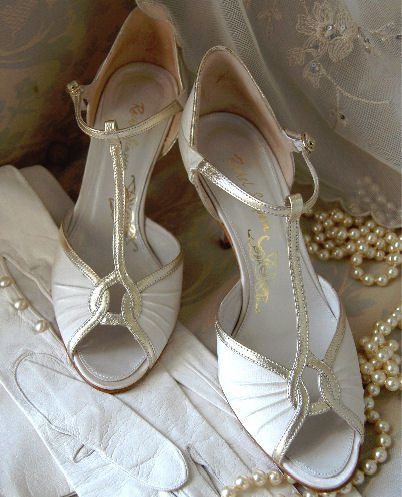 Re: Shoes to match my Vintage dress