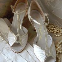 Re: Shoes to match my Vintage dress