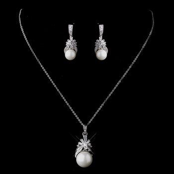 Re: HIB - Bridesmaid Jewellery / GIFT help