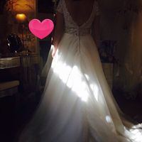 Re: Veils help with dress pics