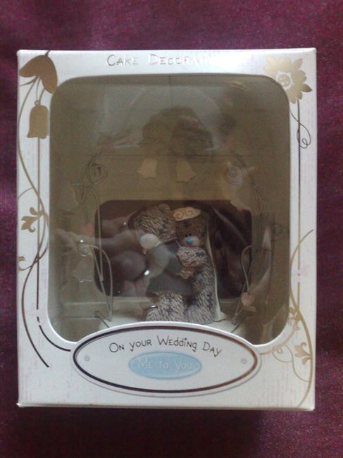 Re: Lots for Sale after my wedding! Centrepieces, Flowers, Petals, Me To You Cake Topper & some Burg