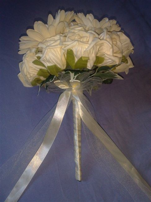 Re: Lots for Sale after my wedding! Centrepieces, Flowers, Petals, Me To You Cake Topper & some Burg