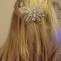 Re: Silver coloured vintage look headpiece for sale. Pearls and Diamantes, flower shaped on comb.