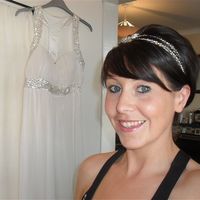 Re: Question about short hair and side tiaras