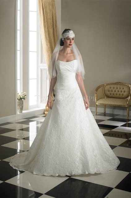 Re: Dress for a wedding abroad