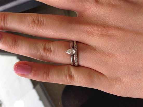 Re: who has a marquize engagement ring?