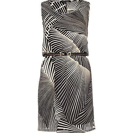 Re: Is anybody good with fashion?