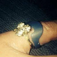 Re: Engagement ring *flash*, anyone else want to join in? :)