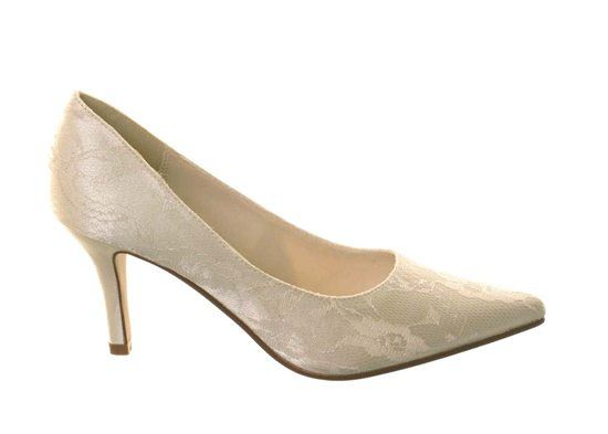 **UNUSED BN IVORY LACE STILLETTO SHOES FOR SALE**