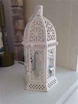 15 white decorative lanterns for table centrepieces