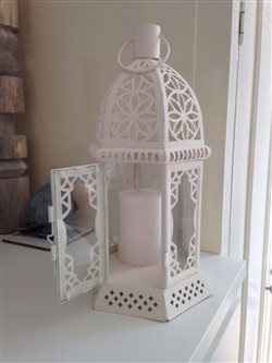 15 white decorative lanterns for table centrepieces