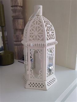 15 white decorative lanterns for table centrepieces