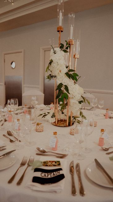 Elegant centre piece 1
