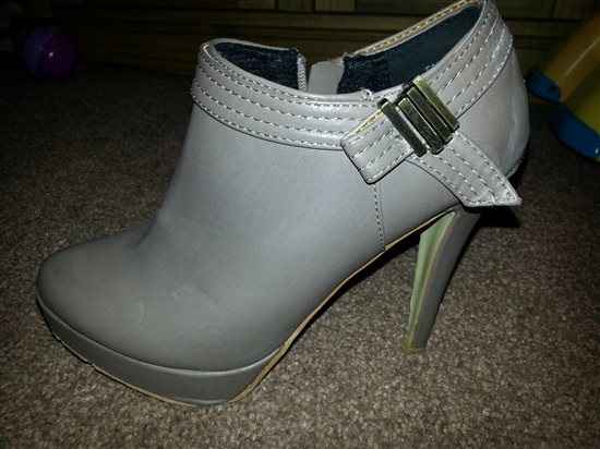 Re: Shoe Boots - Flash em!