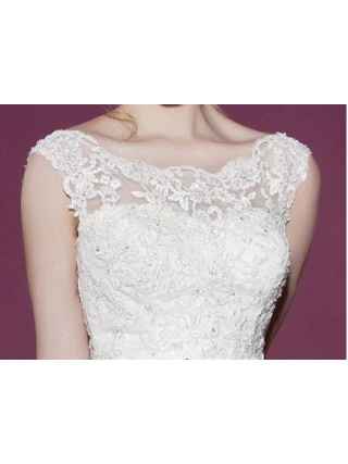 Benjamin Roberts 2416 Ivory, Tulle and Lace