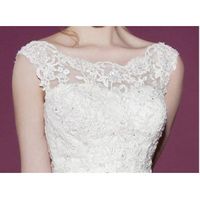 Benjamin Roberts 2416 Ivory, Tulle and Lace